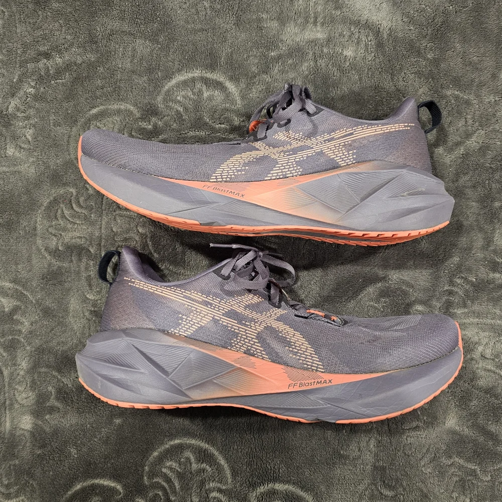 Men's ASICS Novablast - Picture 4 of 9